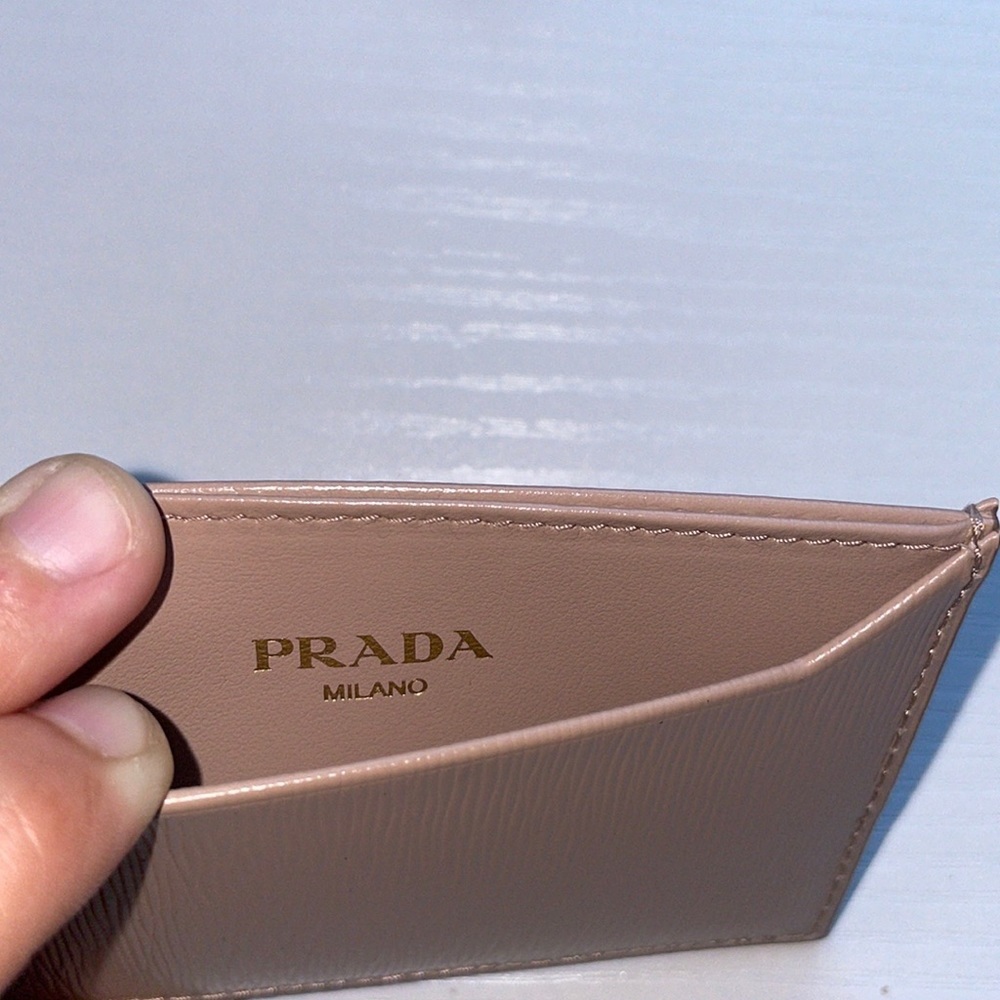 Prada nude 3 slot cardholder ✨ - Picture 3 of 8